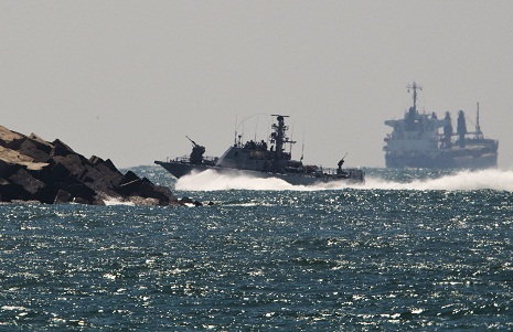 Israeli Navy stops vessel trying to break Gaza blockade - VIDEO